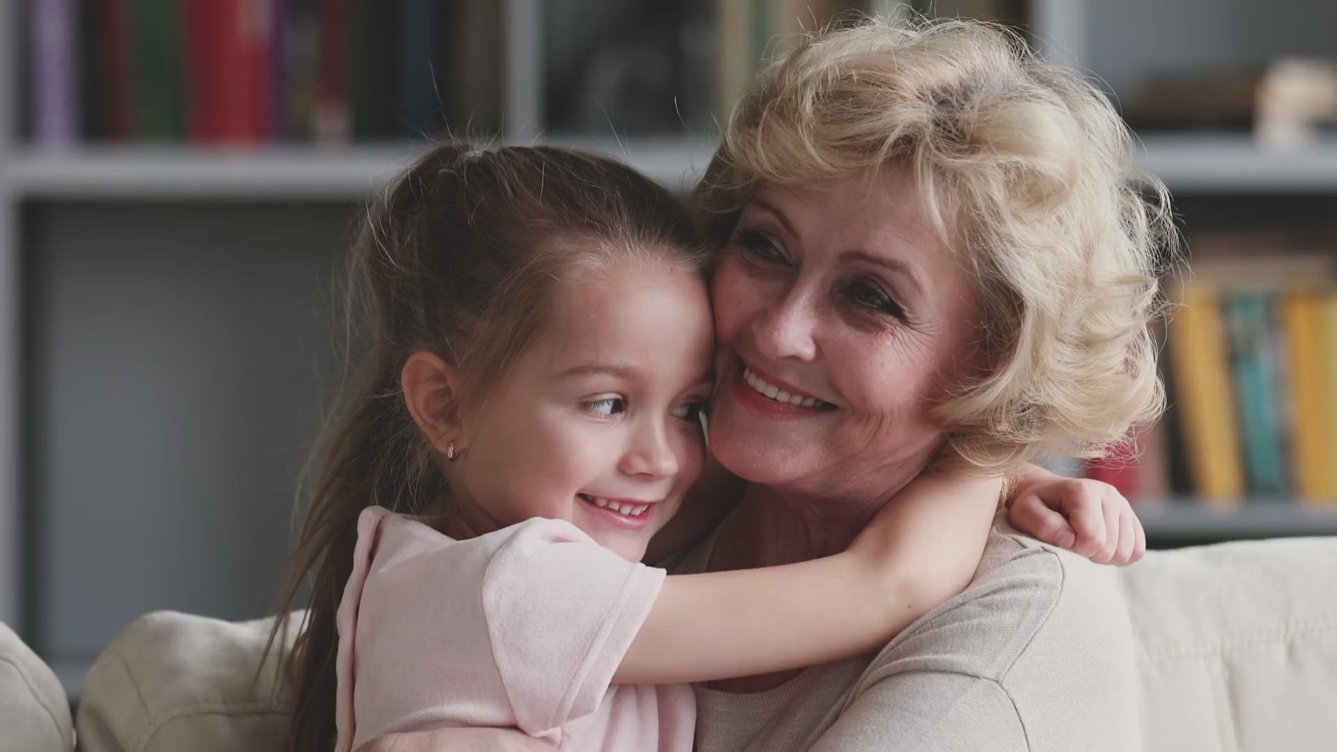 Încărcați videoclipul: